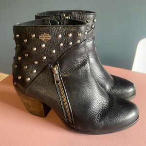 Studded Women’s Harley-Davidson Boots - sz 9
